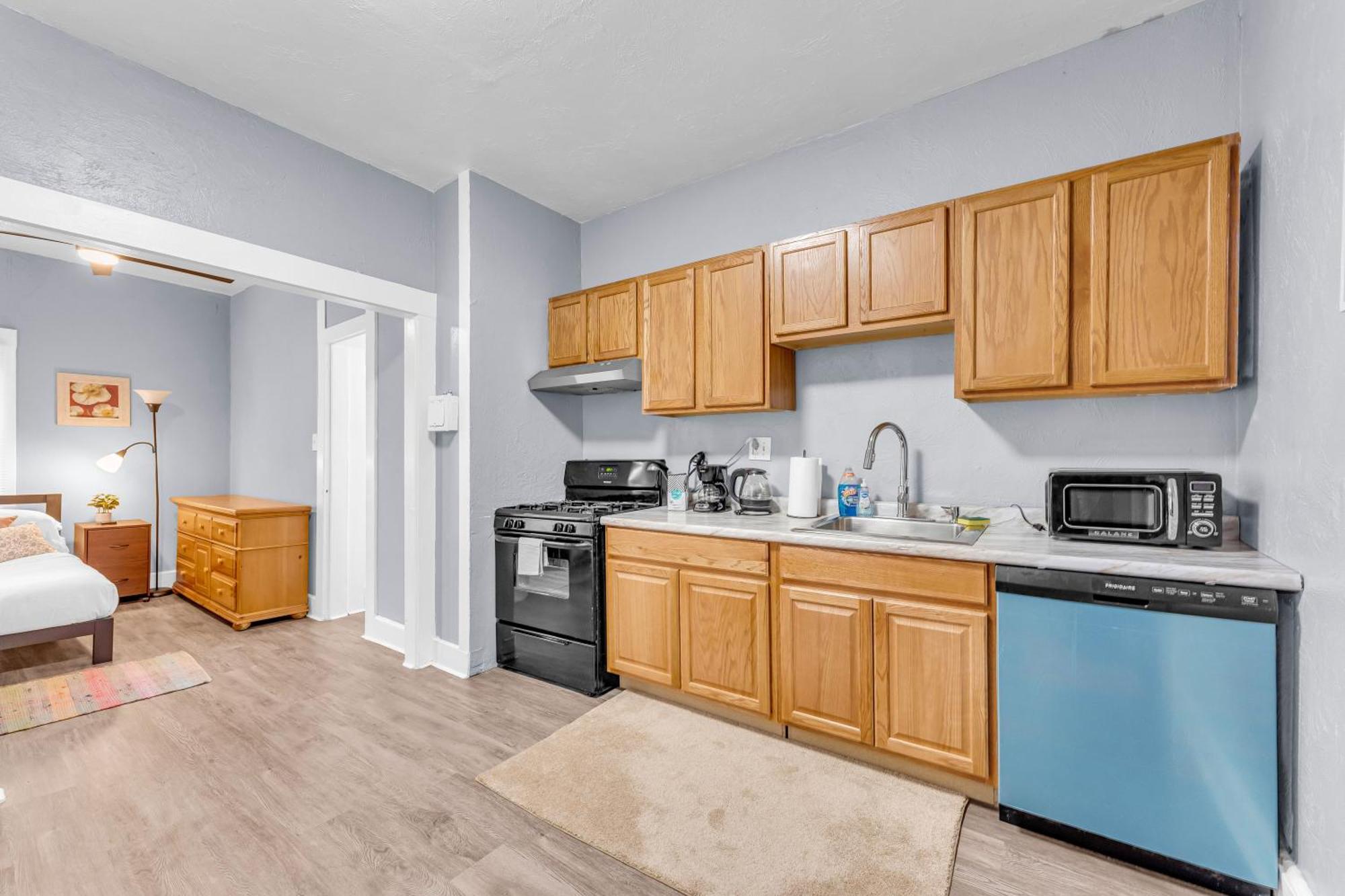 Historic Cozy Haven In Little Italy Appartement Cleveland Buitenkant foto