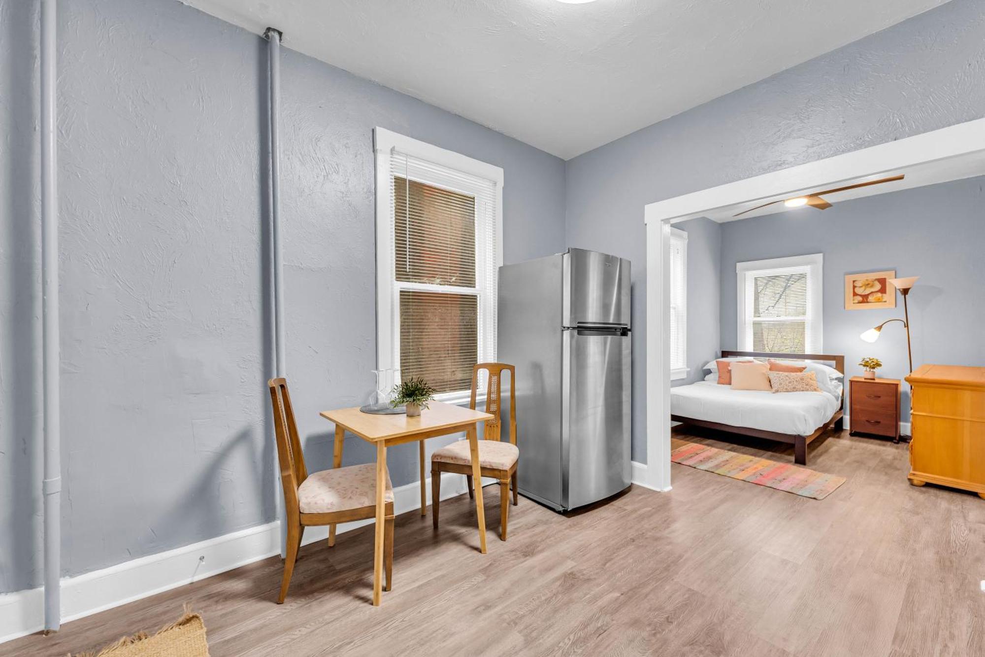 Historic Cozy Haven In Little Italy Appartement Cleveland Buitenkant foto